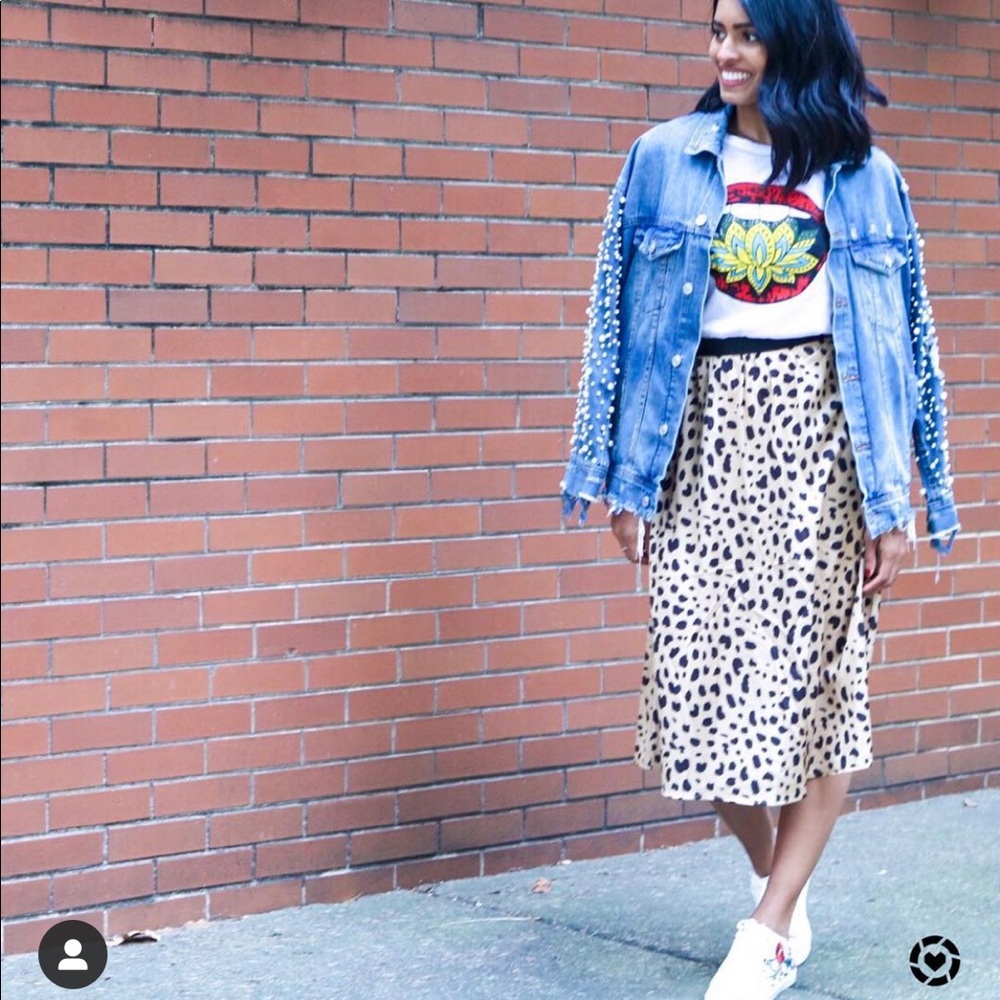 Leopard print midi skirt